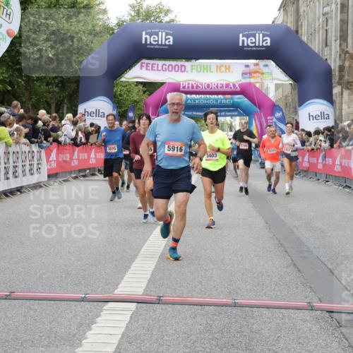 06.09.2026 - CURREX Alsterlauf Yannick Fuchs http://msf.ph/oto/10194728 06.09.2026 09:57:56 Ziel 2672, 2875, 2932, 2965, 3075, 3403, 3744, 4003, 4950, 5111, 5470, 5790, 5916, 6108, 6239 meine-sportfotos.de