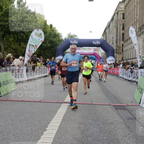 06.09.2026 - CURREX Alsterlauf Yannick Fuchs http://msf.ph/oto/10194807 06.09.2026 09:57:57 Ziel 2672, 2875, 2965, 3075, 3307, 3369, 3403, 3744, 4003, 5470, 5790, 5916, 6108, 6153, 6239, 8311 meine-sportfotos.de