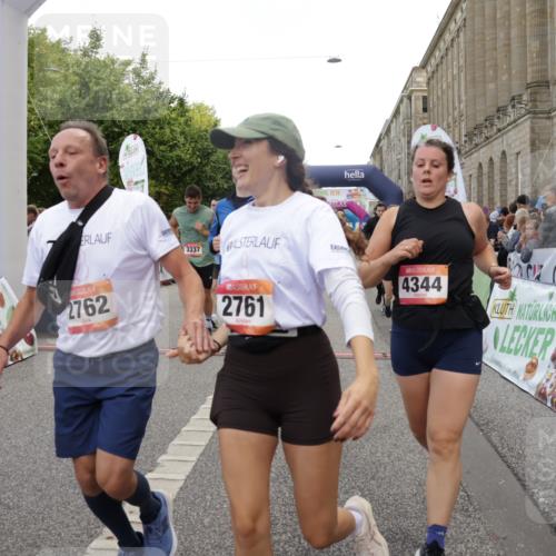 06.09.2026 - CURREX Alsterlauf Yannick Fuchs http://msf.ph/oto/10195055 06.09.2026 10:06:15 Ziel 2196, 2458, 2761, 2762, 2763, 2779, 3130, 3228, 3247, 3337, 3515, 3529, 3674, 3677, 3980, 4027, 4075, 4110, 4344, 4383, 4545, 4679, 4692, 4873, 5003, 5174, 5303, 5364, 5689, 6093, 6308, 6328, 6350, 6433, 8161 meine-sportfotos.de