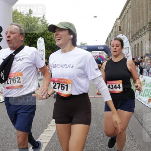06.09.2026 - CURREX Alsterlauf Yannick Fuchs http://msf.ph/oto/10195062 06.09.2026 10:06:15 Ziel 2196, 2458, 2761, 2762, 2763, 2779, 3130, 3228, 3247, 3337, 3515, 3529, 3674, 3677, 3980, 4027, 4075, 4110, 4344, 4383, 4545, 4679, 4692, 4873, 5003, 5174, 5303, 5364, 5689, 6093, 6308, 6328, 6350, 6433, 8161 meine-sportfotos.de