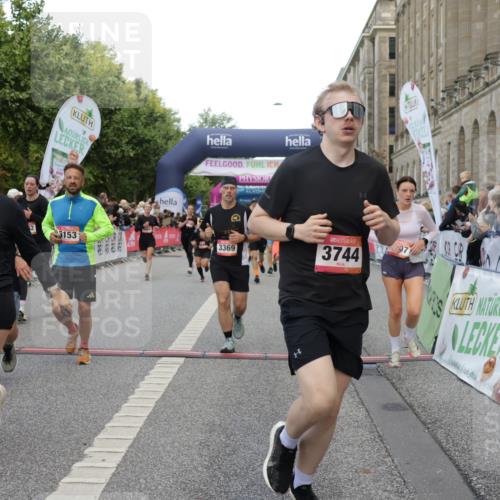 06.09.2026 - CURREX Alsterlauf Yannick Fuchs http://msf.ph/oto/10195145 06.09.2026 09:58:02 Ziel 2875, 2965, 3075, 3307, 3369, 3403, 3497, 3743, 3744, 3923, 4864, 5470, 5518, 5548, 5707, 5916, 6153, 8066, 8152, 8229, 8311 meine-sportfotos.de