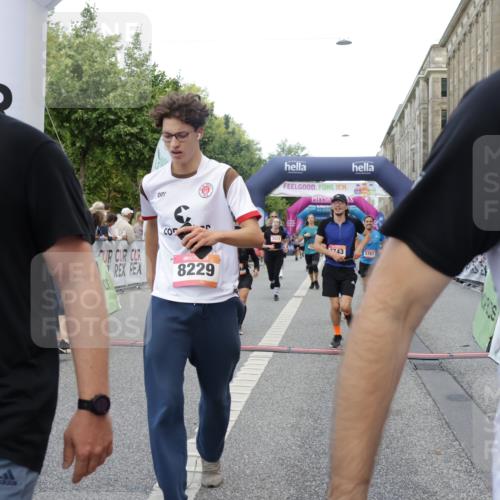 06.09.2026 - CURREX Alsterlauf Yannick Fuchs http://msf.ph/oto/10195310 06.09.2026 09:58:05 Ziel 2875, 2965, 3075, 3307, 3369, 3394, 3403, 3497, 3580, 3743, 3744, 3841, 3923, 4327, 4864, 5470, 5518, 5548, 5707, 6153, 6343, 8066, 8152, 8229, 8311 meine-sportfotos.de