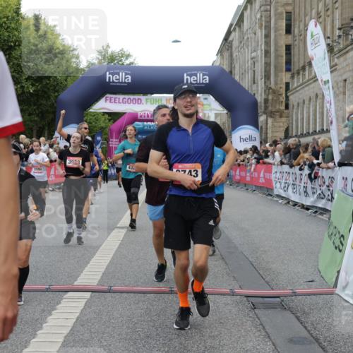06.09.2026 - CURREX Alsterlauf Yannick Fuchs http://msf.ph/oto/10195353 06.09.2026 09:58:06 Ziel 2875, 2965, 3075, 3307, 3369, 3394, 3403, 3497, 3553, 3580, 3743, 3744, 3841, 3872, 3923, 4034, 4327, 4864, 5470, 5518, 5548, 5707, 6153, 6343, 8066, 8152, 8163, 8229, 8311 meine-sportfotos.de
