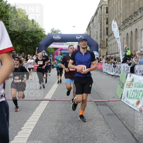 06.09.2026 - CURREX Alsterlauf Yannick Fuchs http://msf.ph/oto/10195381 06.09.2026 09:58:06 Ziel 2875, 2965, 3075, 3307, 3369, 3394, 3403, 3497, 3553, 3580, 3743, 3744, 3841, 3872, 3923, 4034, 4327, 4864, 5470, 5518, 5548, 5707, 6153, 6343, 8066, 8152, 8163, 8229, 8311 meine-sportfotos.de