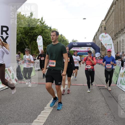 06.09.2026 - CURREX Alsterlauf Yannick Fuchs http://msf.ph/oto/10195385 06.09.2026 10:06:20 Ziel 2625, 2761, 2762, 2763, 2779, 3130, 3228, 3247, 3337, 3515, 3674, 3677, 3736, 3980, 4027, 4075, 4344, 4650, 4873, 5003, 5181, 5364, 5600, 5689, 6093, 6308, 6328, 6350 meine-sportfotos.de
