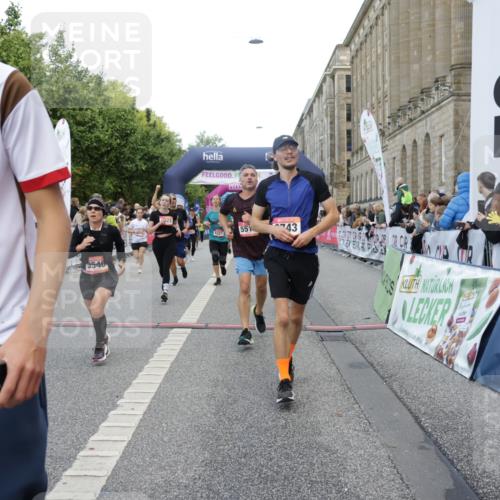 06.09.2026 - CURREX Alsterlauf Yannick Fuchs http://msf.ph/oto/10195397 06.09.2026 09:58:06 Ziel 2875, 2965, 3075, 3307, 3369, 3394, 3403, 3497, 3553, 3580, 3743, 3744, 3841, 3872, 3923, 4034, 4327, 4864, 5470, 5518, 5548, 5707, 6153, 6343, 8066, 8152, 8163, 8229, 8311 meine-sportfotos.de