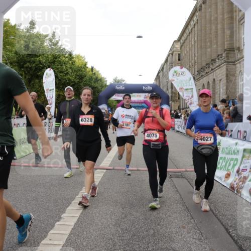 06.09.2026 - CURREX Alsterlauf Yannick Fuchs http://msf.ph/oto/10195426 06.09.2026 10:06:21 Ziel 2625, 2863, 3130, 3228, 3247, 3337, 3515, 3736, 3980, 4027, 4075, 4650, 4873, 5003, 5181, 5364, 5600, 5689, 6093, 6308, 6328, 6350, 8183 meine-sportfotos.de