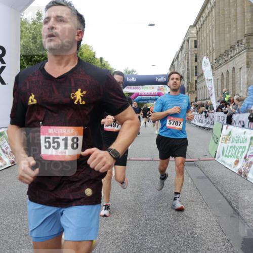 06.09.2026 - CURREX Alsterlauf Yannick Fuchs http://msf.ph/oto/10195549 06.09.2026 09:58:08 Ziel 2875, 3307, 3369, 3394, 3497, 3553, 3580, 3743, 3744, 3841, 3872, 3923, 4034, 4327, 4864, 5470, 5518, 5548, 5707, 6153, 6227, 6343, 8066, 8152, 8163, 8229, 8311 meine-sportfotos.de