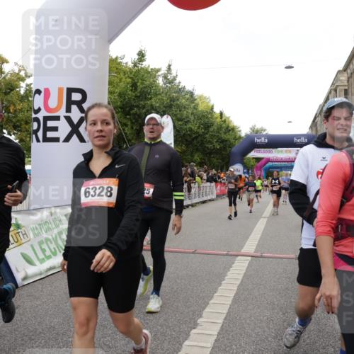 06.09.2026 - CURREX Alsterlauf Yannick Fuchs http://msf.ph/oto/10195567 06.09.2026 10:06:23 Ziel 2625, 2863, 3130, 3228, 3247, 3736, 3942, 3947, 4027, 4075, 4508, 4650, 4873, 5003, 5181, 5364, 5600, 5689, 6093, 6308, 6328, 6350, 8183 meine-sportfotos.de
