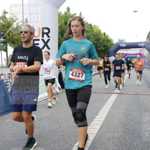 06.09.2026 - CURREX Alsterlauf Yannick Fuchs http://msf.ph/oto/10195674 06.09.2026 09:58:10 Ziel 3394, 3497, 3553, 3580, 3743, 3841, 3872, 3923, 4034, 4327, 4864, 5518, 5548, 5707, 5986, 6227, 6343, 6409, 8066, 8152, 8163, 8229 meine-sportfotos.de