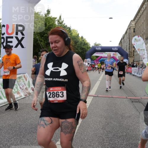 06.09.2026 - CURREX Alsterlauf Yannick Fuchs http://msf.ph/oto/10195858 06.09.2026 10:06:28 Ziel 2266, 2541, 2625, 2863, 3736, 3772, 3942, 3947, 4508, 4650, 4819, 5181, 5600, 8183 meine-sportfotos.de