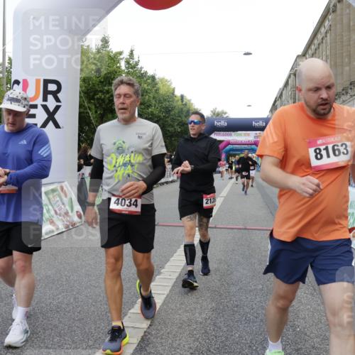 06.09.2026 - CURREX Alsterlauf Yannick Fuchs http://msf.ph/oto/10195911 06.09.2026 09:58:14 Ziel 2706, 2864, 3394, 3497, 3553, 3580, 3603, 3841, 3872, 3923, 4034, 4327, 4732, 5707, 5986, 6227, 6343, 6409, 8003, 8163 meine-sportfotos.de