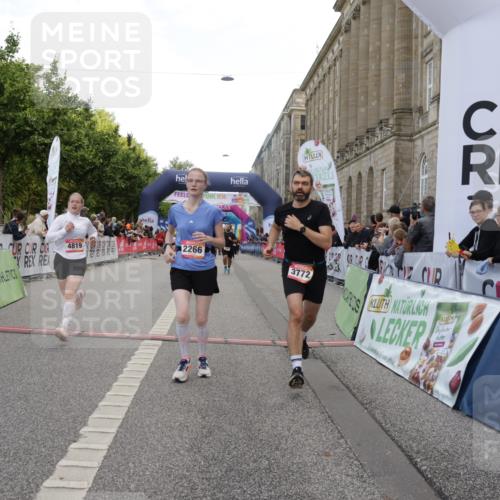 06.09.2026 - CURREX Alsterlauf Yannick Fuchs http://msf.ph/oto/10195941 06.09.2026 10:06:29 Ziel 2266, 2541, 2863, 3736, 3772, 3942, 3947, 4508, 4650, 4819, 5600, 6464, 8183 meine-sportfotos.de