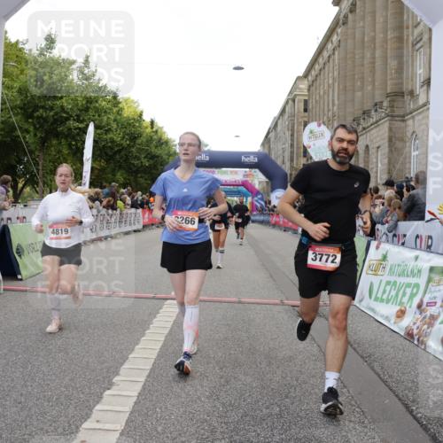 06.09.2026 - CURREX Alsterlauf Yannick Fuchs http://msf.ph/oto/10195989 06.09.2026 10:06:30 Ziel 2266, 2541, 2863, 3772, 3942, 3947, 4508, 4650, 4819, 5600, 6085, 6464, 8183 meine-sportfotos.de