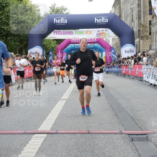06.09.2026 - CURREX Alsterlauf Yannick Fuchs http://msf.ph/oto/10196029 06.09.2026 09:58:15 Ziel 2706, 2864, 3394, 3553, 3580, 3603, 3841, 3872, 4034, 4327, 4732, 5986, 6227, 6343, 6409, 8003, 8163 meine-sportfotos.de