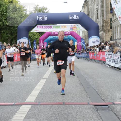 06.09.2026 - CURREX Alsterlauf Yannick Fuchs http://msf.ph/oto/10196040 06.09.2026 09:58:15 Ziel 2706, 2864, 3394, 3553, 3580, 3603, 3841, 3872, 4034, 4327, 4732, 5986, 6227, 6343, 6409, 8003, 8163 meine-sportfotos.de