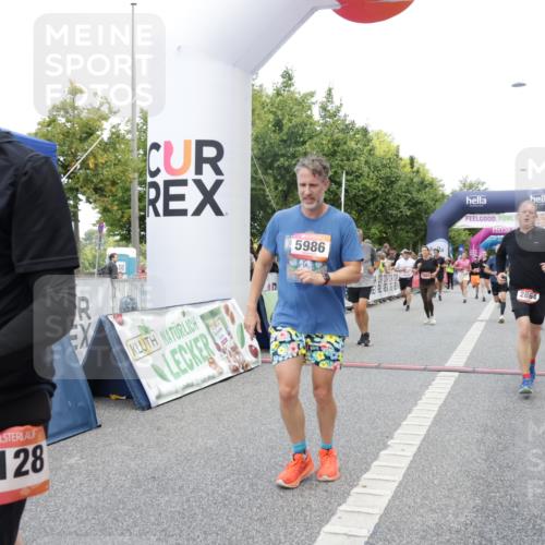 06.09.2026 - CURREX Alsterlauf Yannick Fuchs http://msf.ph/oto/10196102 06.09.2026 09:58:16 Ziel 2706, 2864, 3394, 3553, 3580, 3603, 3804, 3872, 4034, 4732, 4800, 5986, 6227, 6343, 6409, 8003, 8052, 8163 meine-sportfotos.de