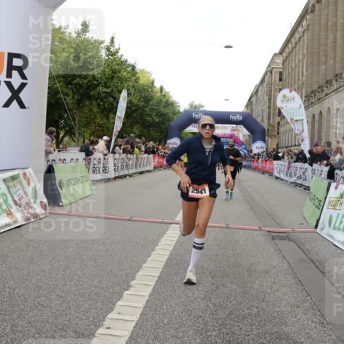 06.09.2026 - CURREX Alsterlauf Yannick Fuchs http://msf.ph/oto/10196128 06.09.2026 10:06:32 Ziel 2266, 2541, 2863, 3491, 3772, 3942, 3947, 4508, 4819, 5600, 6085, 6464, 8183 meine-sportfotos.de