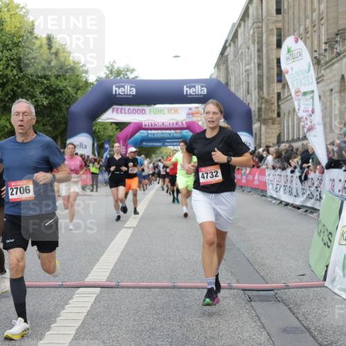 06.09.2026 - CURREX Alsterlauf Yannick Fuchs http://msf.ph/oto/10196252 06.09.2026 09:58:19 Ziel 2706, 2864, 3603, 3679, 3804, 4106, 4501, 4525, 4732, 4800, 5018, 5257, 5986, 6227, 6409, 8003, 8052 meine-sportfotos.de