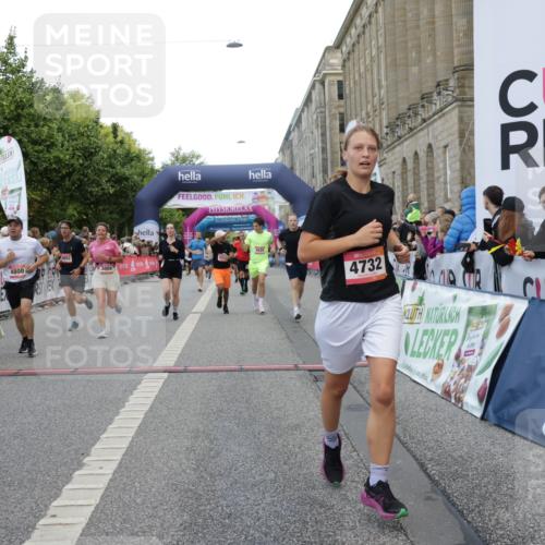 06.09.2026 - CURREX Alsterlauf Yannick Fuchs http://msf.ph/oto/10196321 06.09.2026 09:58:20 Ziel 2706, 2864, 3603, 3679, 3804, 4106, 4501, 4525, 4732, 4800, 5018, 5257, 5986, 6409, 8003, 8052, 8296 meine-sportfotos.de