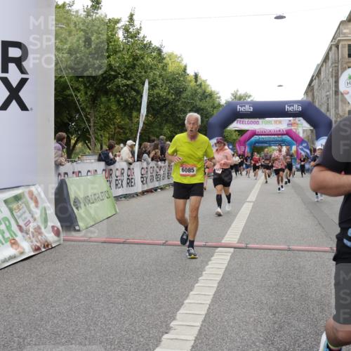 06.09.2026 - CURREX Alsterlauf Yannick Fuchs http://msf.ph/oto/10196352 06.09.2026 10:06:35 Ziel 2266, 2532, 2541, 3266, 3267, 3491, 3772, 4337, 4725, 4819, 5001, 6085, 6464 meine-sportfotos.de