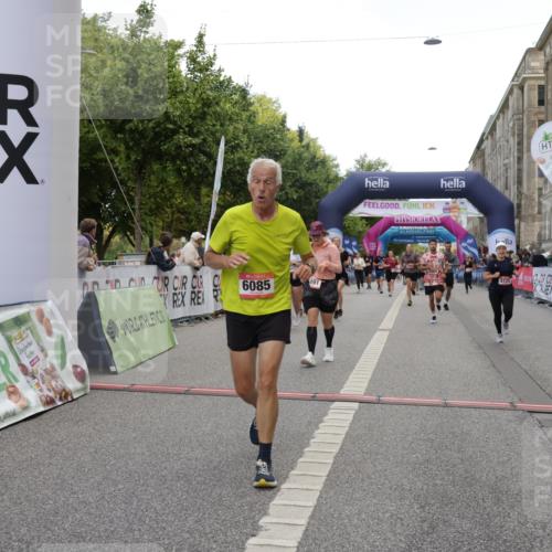 06.09.2026 - CURREX Alsterlauf Yannick Fuchs http://msf.ph/oto/10196416 06.09.2026 10:06:36 Ziel 2266, 2532, 2533, 2541, 3266, 3267, 3491, 3772, 4337, 4725, 4819, 5001, 6085, 6464 meine-sportfotos.de