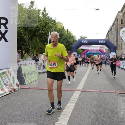 06.09.2026 - CURREX Alsterlauf Yannick Fuchs http://msf.ph/oto/10196430 06.09.2026 10:06:36 Ziel 2266, 2532, 2533, 2541, 3266, 3267, 3491, 3772, 4337, 4725, 4819, 5001, 6085, 6464 meine-sportfotos.de
