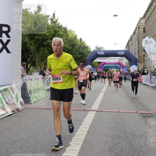 06.09.2026 - CURREX Alsterlauf Yannick Fuchs http://msf.ph/oto/10196445 06.09.2026 10:06:36 Ziel 2266, 2532, 2533, 2541, 3266, 3267, 3491, 3772, 4337, 4725, 4819, 5001, 6085, 6464 meine-sportfotos.de
