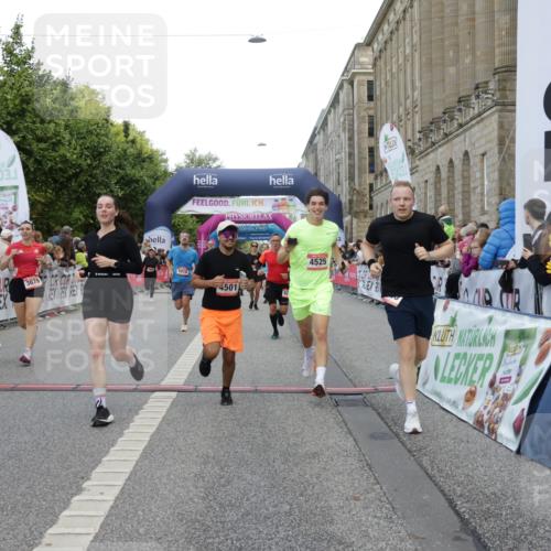 06.09.2026 - CURREX Alsterlauf Yannick Fuchs http://msf.ph/oto/10196471 06.09.2026 09:58:22 Ziel 2706, 2864, 3055, 3603, 3679, 3804, 4106, 4501, 4525, 4732, 4800, 4806, 5018, 5257, 5858, 5986, 8003, 8052, 8296 meine-sportfotos.de