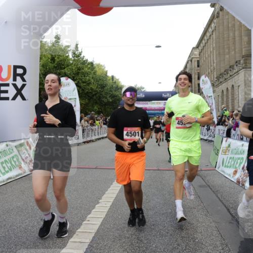 06.09.2026 - CURREX Alsterlauf Yannick Fuchs http://msf.ph/oto/10196527 06.09.2026 09:58:23 Ziel 2013, 2706, 2864, 3055, 3603, 3679, 3804, 4106, 4501, 4525, 4732, 4800, 4806, 5018, 5257, 5840, 5858, 8003, 8052, 8296 meine-sportfotos.de