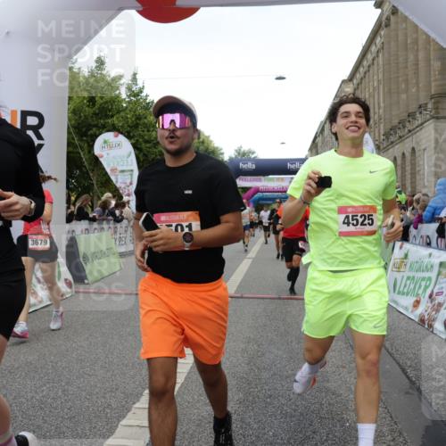 06.09.2026 - CURREX Alsterlauf Yannick Fuchs http://msf.ph/oto/10196547 06.09.2026 09:58:24 Ziel 2013, 2706, 2864, 3055, 3560, 3603, 3679, 3804, 4106, 4501, 4525, 4732, 4800, 4806, 5018, 5257, 5840, 5858, 8003, 8052, 8296 meine-sportfotos.de
