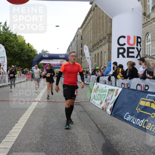 06.09.2026 - CURREX Alsterlauf Yannick Fuchs http://msf.ph/oto/10196637 06.09.2026 09:58:25 Ziel 2013, 2173, 2706, 3055, 3560, 3603, 3679, 3693, 3804, 4106, 4501, 4525, 4732, 4800, 4806, 5018, 5257, 5640, 5840, 5858, 8003, 8052, 8296, 8319 meine-sportfotos.de