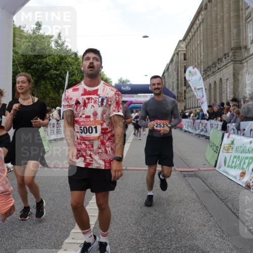 06.09.2026 - CURREX Alsterlauf Yannick Fuchs http://msf.ph/oto/10196690 06.09.2026 10:06:41 Ziel 2270, 2532, 2533, 3142, 3143, 3266, 3267, 3491, 3537, 3855, 4337, 4347, 4725, 5001, 5167, 6085, 6275, 6464 meine-sportfotos.de