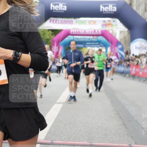 06.09.2026 - CURREX Alsterlauf Yannick Fuchs http://msf.ph/oto/10196737 06.09.2026 09:58:27 Ziel 2013, 2173, 3055, 3261, 3560, 3679, 3693, 3804, 4050, 4106, 4352, 4501, 4525, 4800, 4806, 5018, 5257, 5640, 5840, 5858, 6099, 6470, 8052, 8296, 8319 meine-sportfotos.de