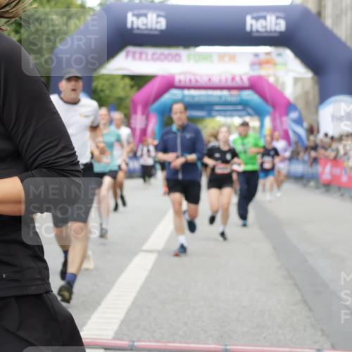 06.09.2026 - CURREX Alsterlauf Yannick Fuchs http://msf.ph/oto/10196746 06.09.2026 09:58:28 Ziel 2013, 2173, 3055, 3261, 3560, 3679, 3693, 3804, 4050, 4106, 4352, 4501, 4525, 4800, 4806, 5018, 5257, 5640, 5840, 5858, 6099, 6118, 6470, 8052, 8296, 8319 meine-sportfotos.de