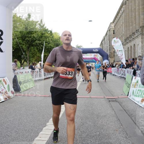 06.09.2026 - CURREX Alsterlauf Yannick Fuchs http://msf.ph/oto/10196753 06.09.2026 10:06:42 Ziel 2270, 2532, 2533, 2745, 3142, 3143, 3266, 3267, 3491, 3537, 3855, 4337, 4347, 4725, 5001, 5167, 6085, 6275 meine-sportfotos.de