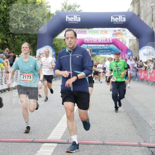 06.09.2026 - CURREX Alsterlauf Yannick Fuchs http://msf.ph/oto/10196853 06.09.2026 09:58:30 Ziel 2013, 2173, 3031, 3055, 3261, 3560, 3679, 3693, 4050, 4352, 4423, 4806, 5018, 5640, 5725, 5840, 5858, 6099, 6118, 6470, 8077, 8296, 8319 meine-sportfotos.de