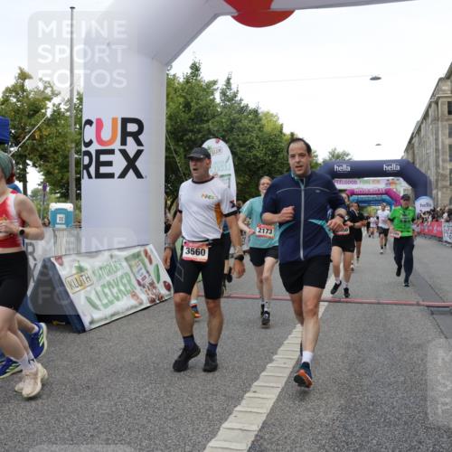 06.09.2026 - CURREX Alsterlauf Yannick Fuchs http://msf.ph/oto/10196913 06.09.2026 09:58:31 Ziel 2013, 2173, 3031, 3055, 3261, 3560, 3693, 4050, 4352, 4423, 4806, 5018, 5521, 5640, 5725, 5840, 5858, 6099, 6118, 6470, 8077, 8296, 8319 meine-sportfotos.de