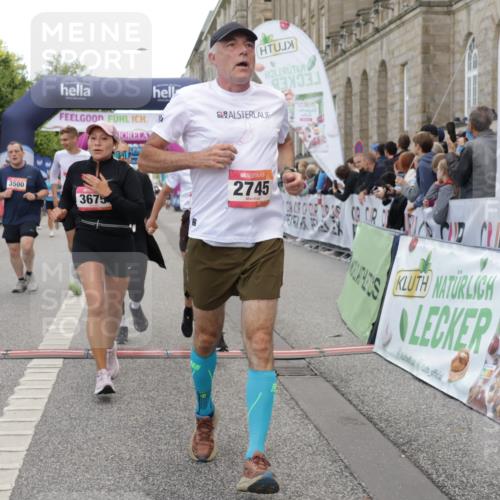 06.09.2026 - CURREX Alsterlauf Yannick Fuchs http://msf.ph/oto/10197062 06.09.2026 10:06:48 Ziel 2270, 2428, 2533, 2745, 3142, 3143, 3500, 3501, 3502, 3537, 3675, 3855, 4347, 5143, 5167, 5471, 6275, 6285, 8017 meine-sportfotos.de