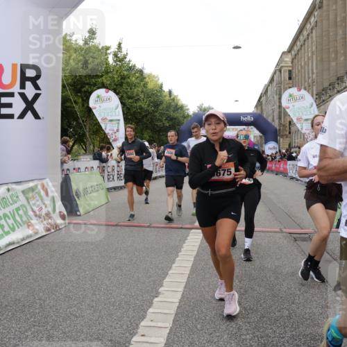 06.09.2026 - CURREX Alsterlauf Yannick Fuchs http://msf.ph/oto/10197178 06.09.2026 10:06:49 Ziel 2270, 2428, 2745, 3142, 3143, 3500, 3501, 3502, 3537, 3675, 3855, 4347, 5143, 5167, 5471, 6275, 6285, 8017 meine-sportfotos.de