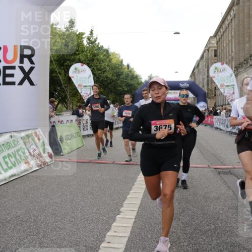 06.09.2026 - CURREX Alsterlauf Yannick Fuchs http://msf.ph/oto/10197192 06.09.2026 10:06:49 Ziel 2270, 2428, 2745, 3142, 3143, 3500, 3501, 3502, 3537, 3675, 3855, 4347, 5143, 5167, 5471, 6275, 6285, 8017 meine-sportfotos.de