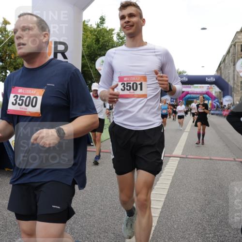06.09.2026 - CURREX Alsterlauf Yannick Fuchs http://msf.ph/oto/10197304 06.09.2026 10:06:51 Ziel 2270, 2428, 2745, 2934, 3142, 3143, 3303, 3500, 3501, 3502, 3537, 3675, 3855, 3943, 3945, 4347, 5143, 5167, 5471, 6275, 6285, 8017 meine-sportfotos.de
