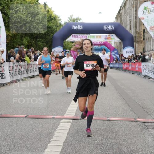 06.09.2026 - CURREX Alsterlauf Yannick Fuchs http://msf.ph/oto/10197371 06.09.2026 10:06:52 Ziel 2428, 2745, 2934, 3142, 3143, 3303, 3500, 3501, 3502, 3537, 3675, 3855, 3943, 3945, 5143, 5471, 6285, 8017 meine-sportfotos.de