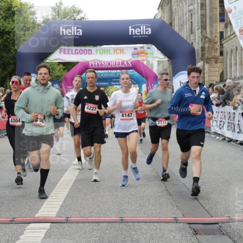 06.09.2026 - CURREX Alsterlauf Yannick Fuchs http://msf.ph/oto/10197385 06.09.2026 09:58:39 Ziel 2034, 2120, 2717, 3031, 4147, 4227, 4256, 4265, 4304, 4352, 4356, 4423, 4652, 4695, 4747, 5205, 5207, 5521, 5706, 5725, 6073, 6099, 6118, 6470, 8077 meine-sportfotos.de