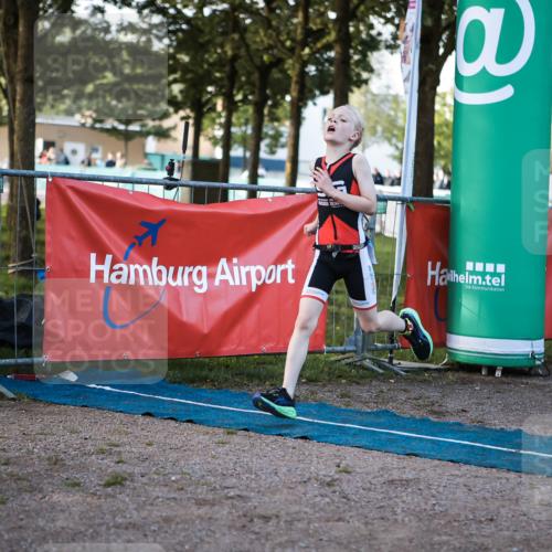 06.09.2026 - 20. Norderstedt Triathlon H.Heesch http://msf.ph/oto/10197444 06.09.2026 09:10:57 Ziel 31, 32, 34, 35, 48 meine-sportfotos.de