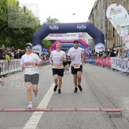 06.09.2026 - CURREX Alsterlauf Yannick Fuchs http://msf.ph/oto/10197543 06.09.2026 10:06:54 Ziel 2428, 2459, 2745, 2934, 2963, 3303, 3500, 3501, 3502, 3675, 3943, 3945, 5073, 5143, 5471, 6285, 8017, 8276 meine-sportfotos.de