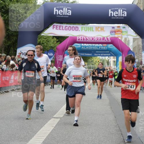 06.09.2026 - CURREX Alsterlauf Yannick Fuchs http://msf.ph/oto/10197616 06.09.2026 09:58:42 Ziel 2034, 2120, 2717, 4147, 4227, 4256, 4265, 4304, 4356, 4423, 4652, 4695, 4747, 5205, 5207, 5521, 5706, 5725, 5764, 5810, 5964, 6073 meine-sportfotos.de