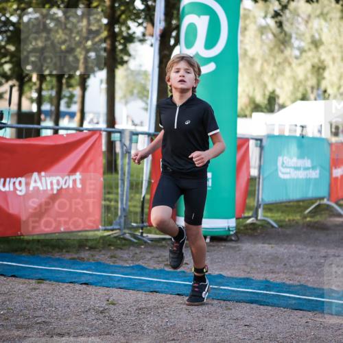 06.09.2026 - 20. Norderstedt Triathlon H.Heesch http://msf.ph/oto/10197672 06.09.2026 09:11:46 Ziel 10, 11 meine-sportfotos.de