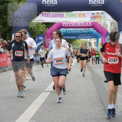 06.09.2026 - CURREX Alsterlauf Yannick Fuchs http://msf.ph/oto/10197677 06.09.2026 09:58:43 Ziel 2017, 2034, 2120, 2717, 3691, 4147, 4227, 4256, 4265, 4304, 4356, 4652, 4695, 4747, 5205, 5207, 5521, 5706, 5764, 5810, 5964, 6073, 6111 meine-sportfotos.de