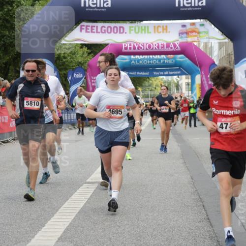 06.09.2026 - CURREX Alsterlauf Yannick Fuchs http://msf.ph/oto/10197692 06.09.2026 09:58:43 Ziel 2017, 2034, 2120, 2717, 3691, 4147, 4227, 4256, 4265, 4304, 4356, 4652, 4695, 4747, 5205, 5207, 5521, 5706, 5764, 5810, 5964, 6073, 6111 meine-sportfotos.de
